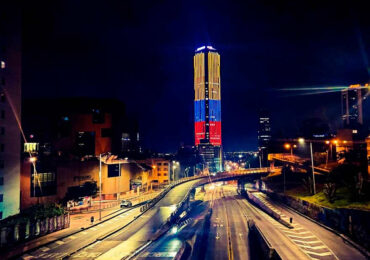 bogota-city-tour-at-night